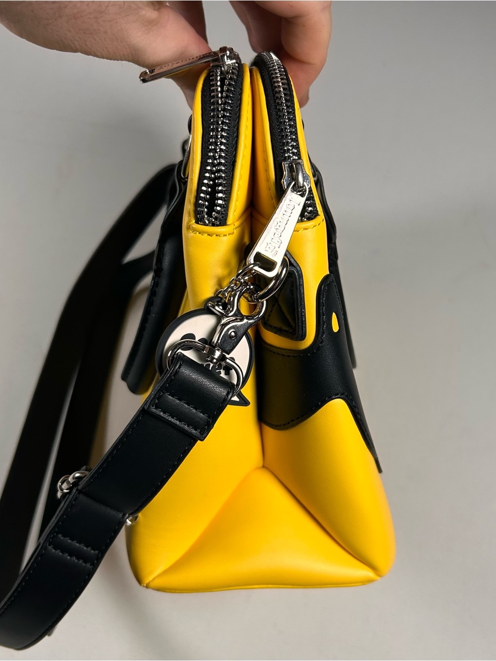 Loungefly Peanuts Crossbody Purse Charlie Brown RARE - Picture 9 of 13